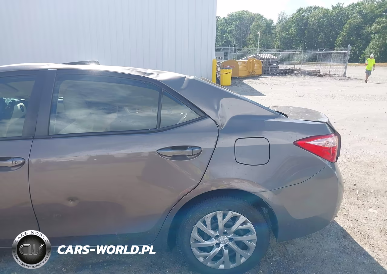 2018 Toyota Corolla Le VIN:2T1BURHE9JC015329 - 20