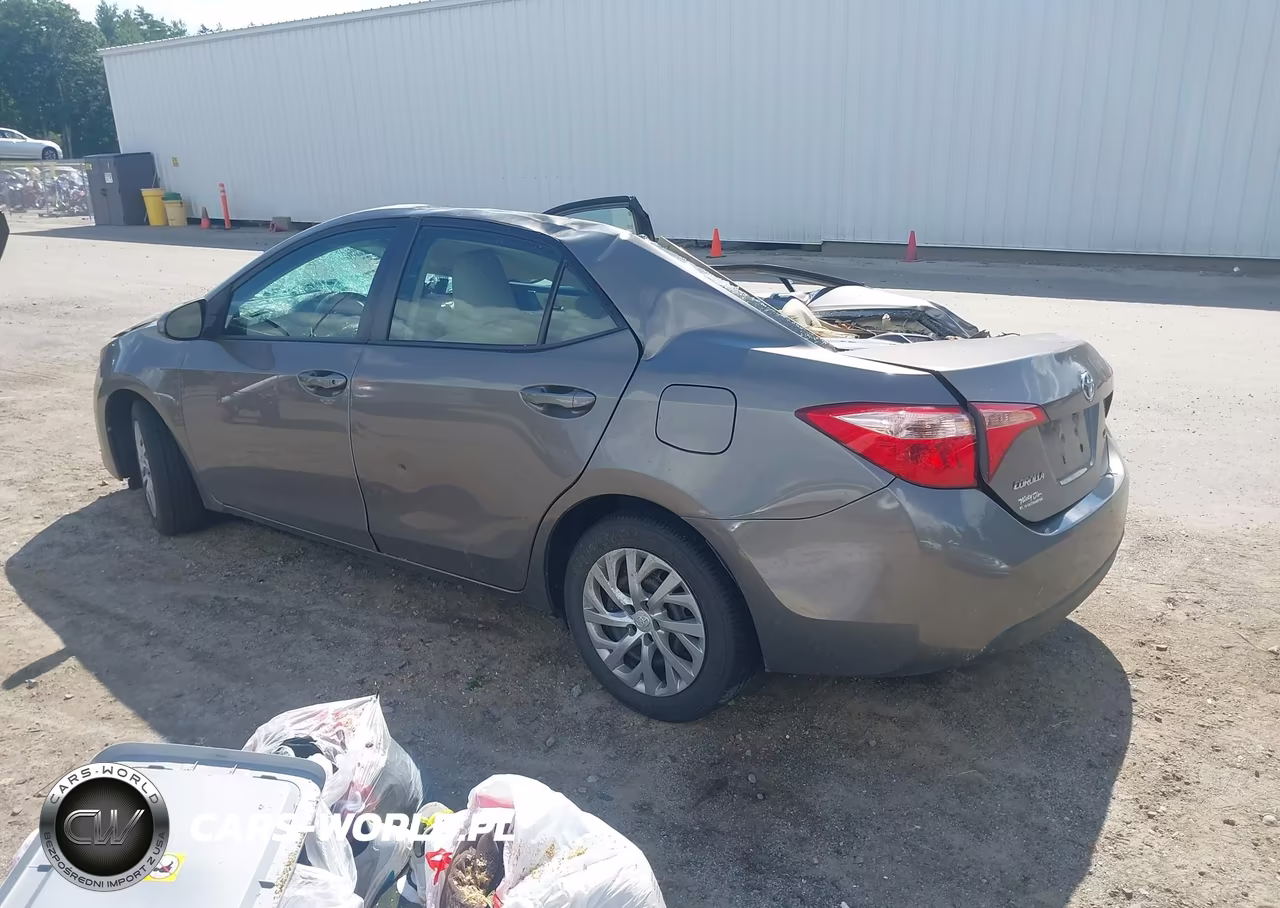2018 Toyota Corolla Le VIN:2T1BURHE9JC015329 - 3