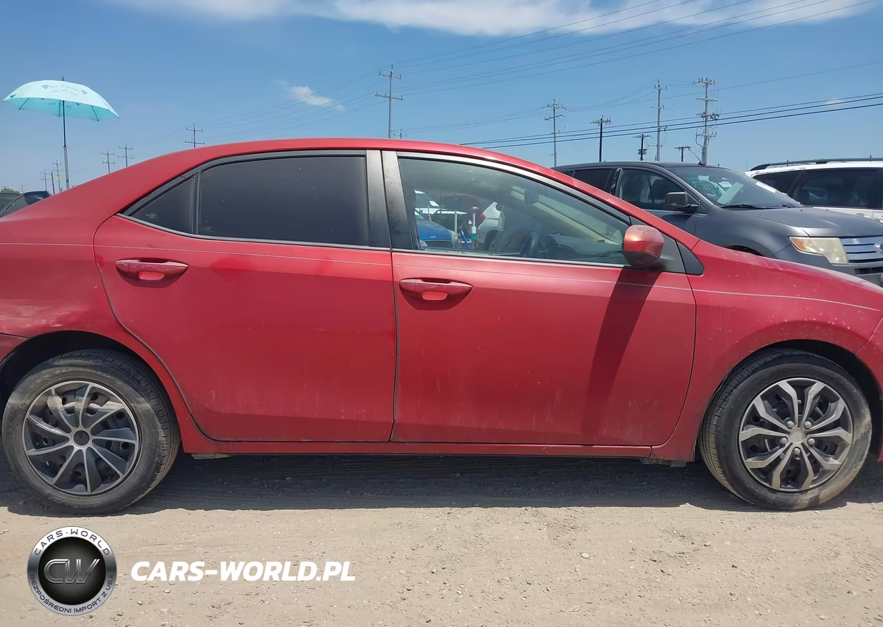 2015 Toyota Corolla Le VIN:5YFBURHE3FP203951 - 13
