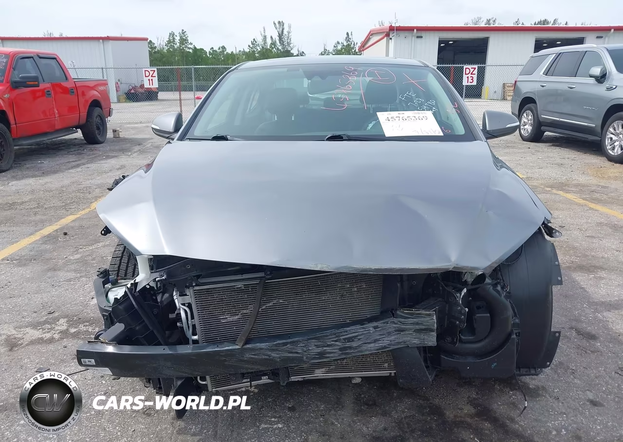 2018 Hyundai Elantra Limited VIN:5NPD84LF3JH354780 - 6