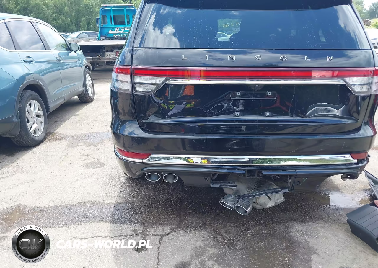 2022 Lincoln Aviator Black Label VIN:5LM5J9XC3NGL20895 - 6