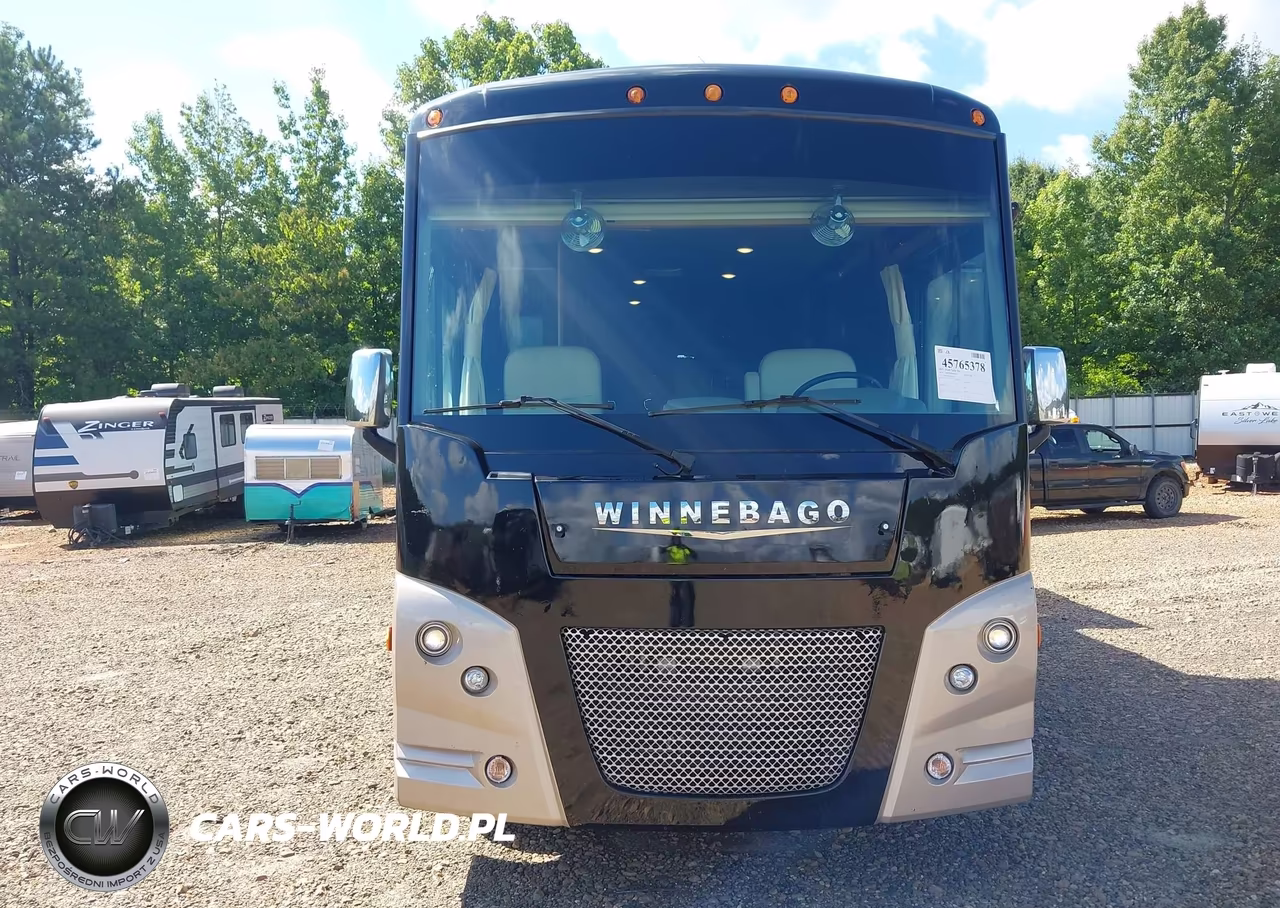 2019 Winnebago Sunstar VIN:1F65F5DX6JOA18315 - 14