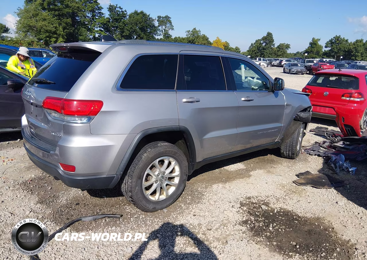 2015 Jeep Grand Cherokee Laredo VIN:1C4RJFAG4FC650539 - 4
