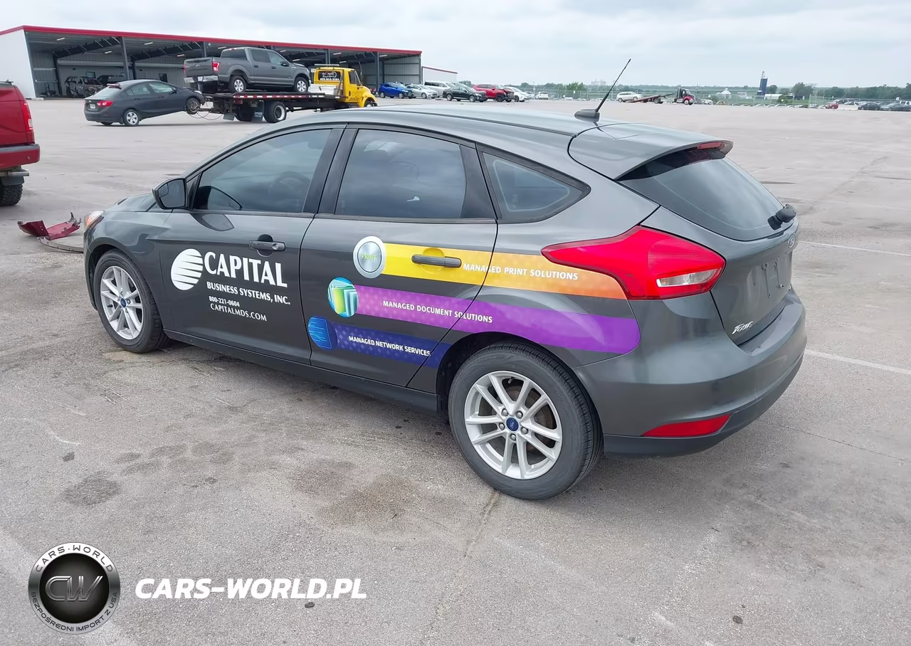 2018 Ford Focus Se VIN:1FADP3K22JL270155 - 3