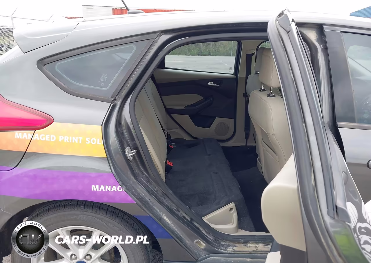 2018 Ford Focus Se VIN:1FADP3K22JL270155 - 8
