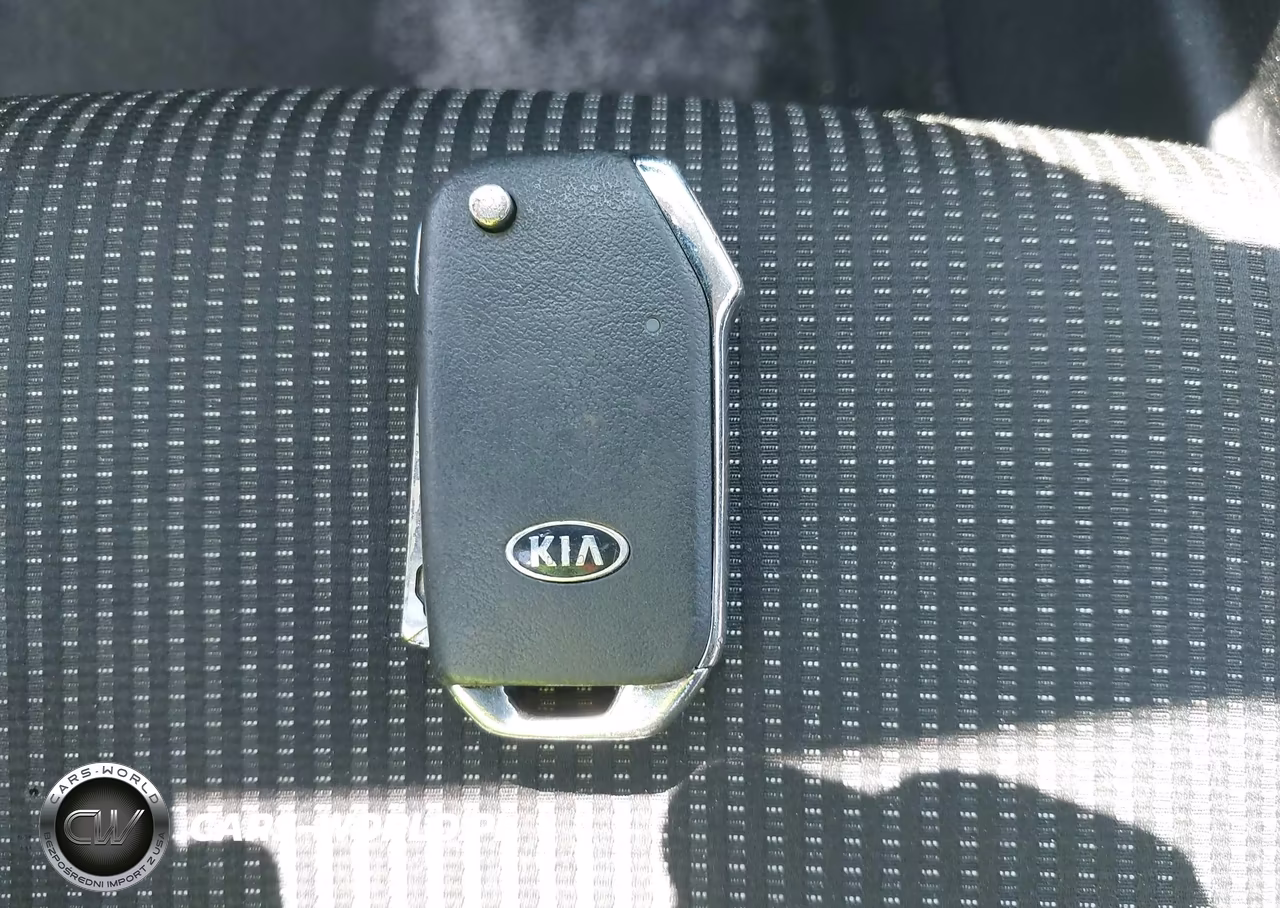 2019 Kia Forte Lxs VIN:3KPF24AD0KE063798 - 11