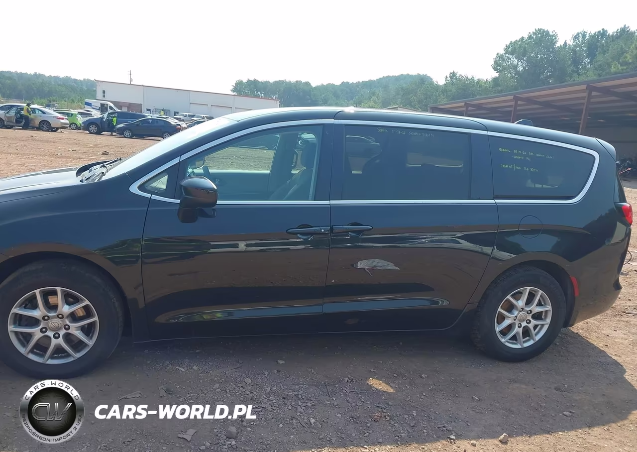 2019 Chrysler Pacifica Touring VIN:2C4RC1DG7KR666146 - 14