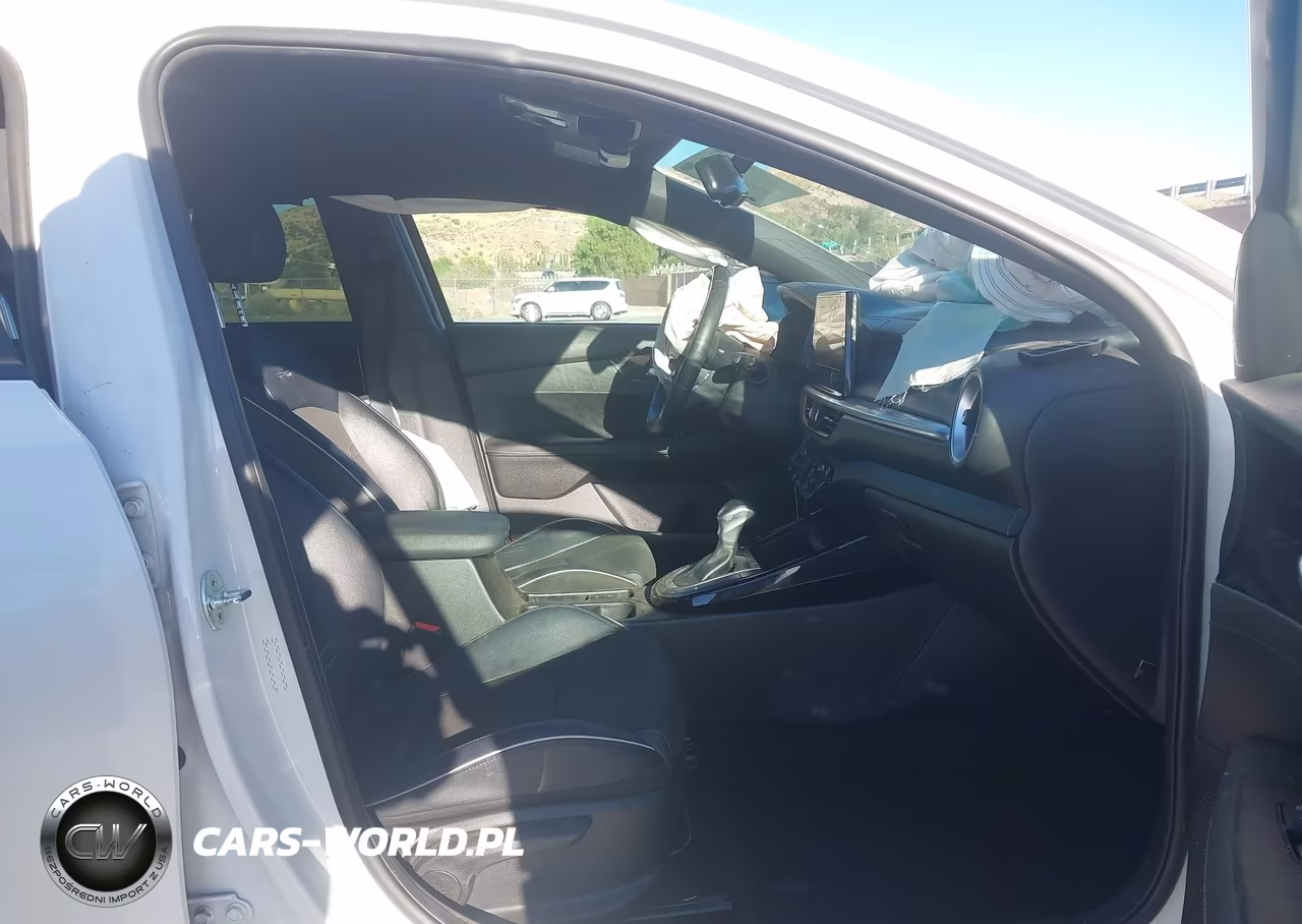 2023 Kia Forte Gt-Line VIN:3KPF54AD2PE602839 - 5
