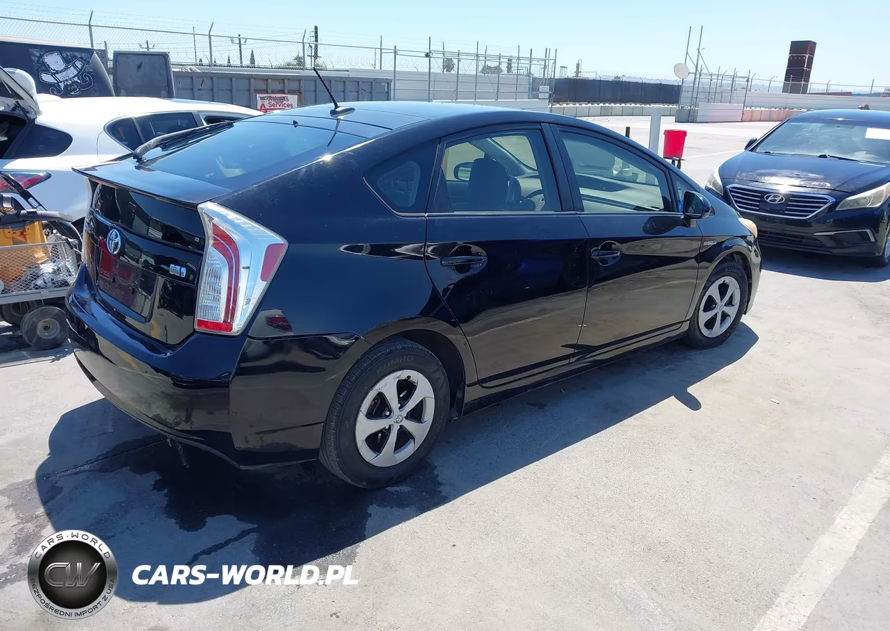 2012 Toyota Prius Four VIN:JTDKN3DU9C5508774 - 4