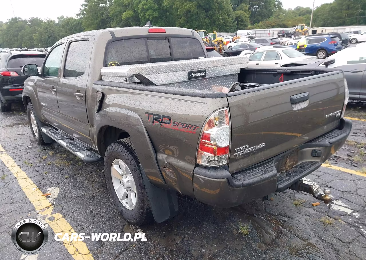 2015 Toyota Tacoma Prerunner V6 VIN:5TFJU4GNXFX083907 - 3