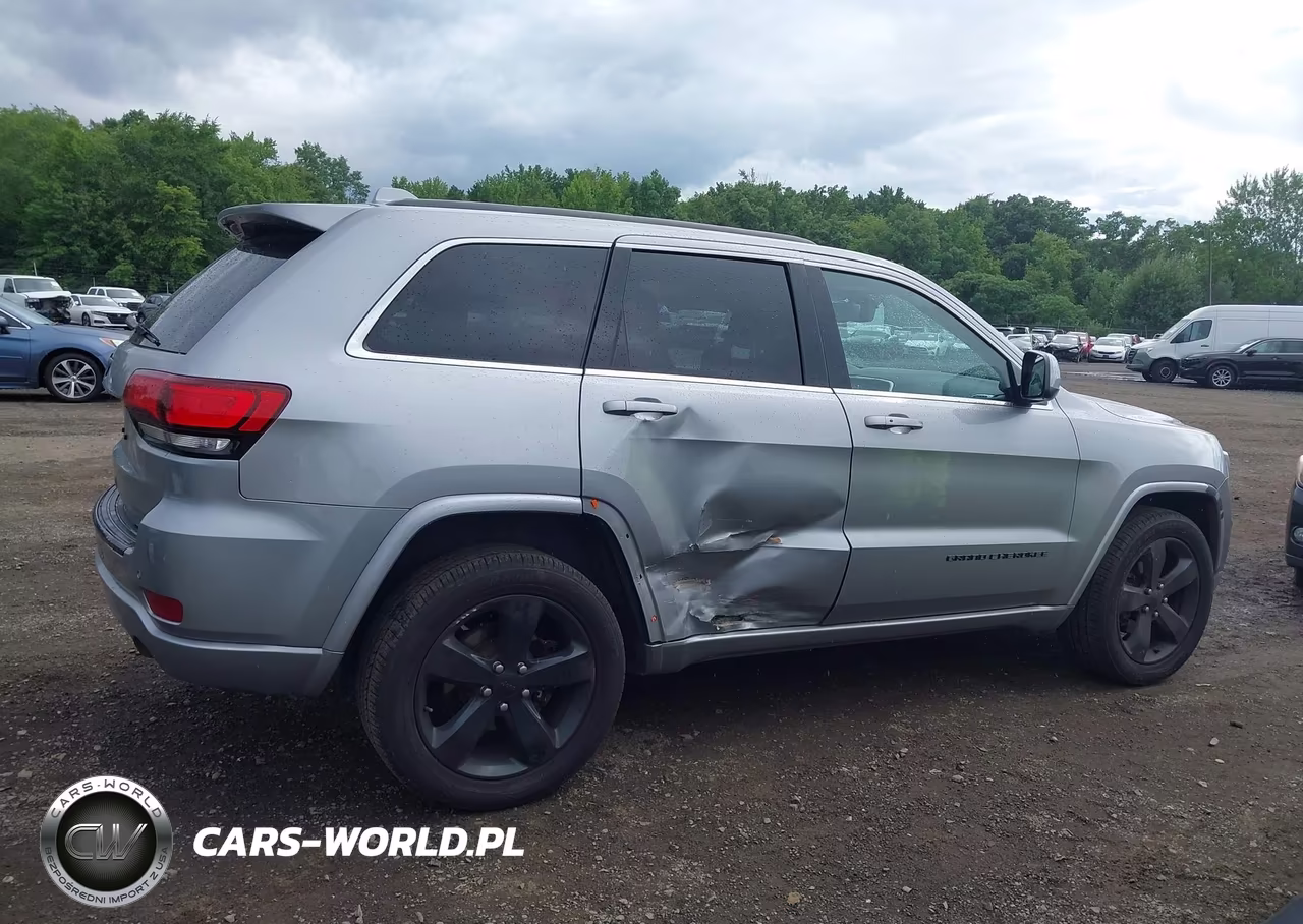 2015 Jeep Grand Cherokee Altitude VIN:1C4RJFAG5FC893602 - 13