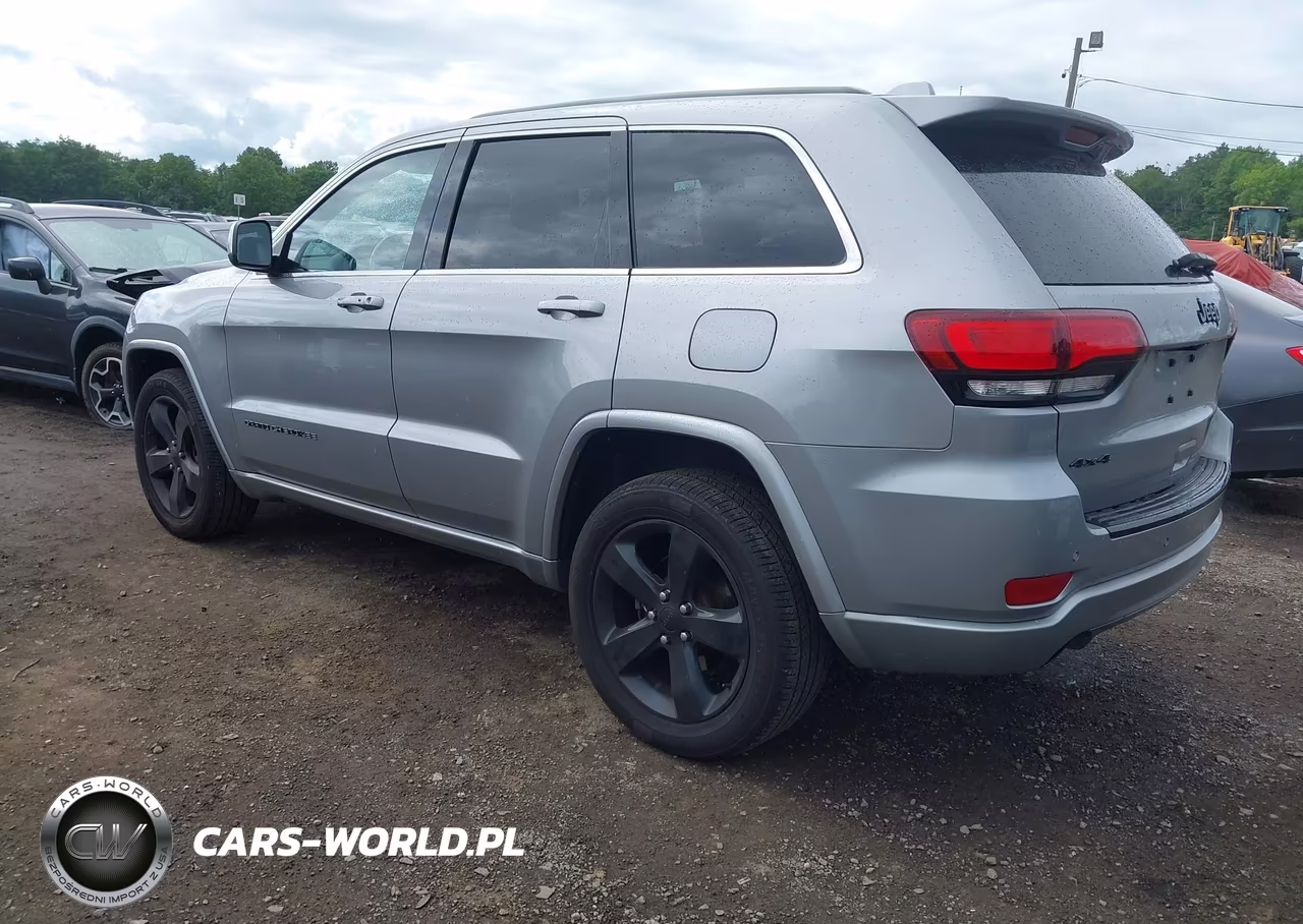 2015 Jeep Grand Cherokee Altitude VIN:1C4RJFAG5FC893602 - 3