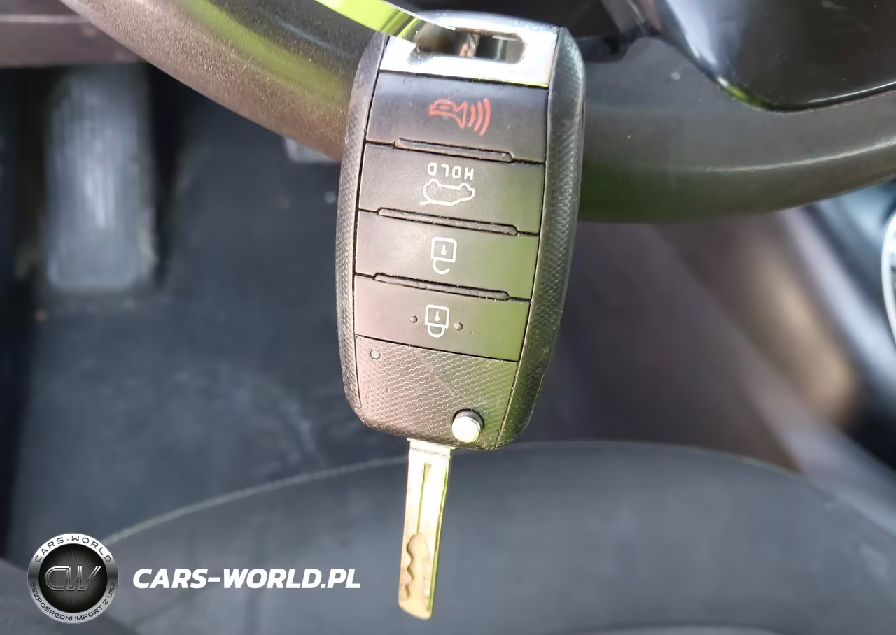2016 Kia Soul + VIN:KNDJP3A53G7321799 - 11
