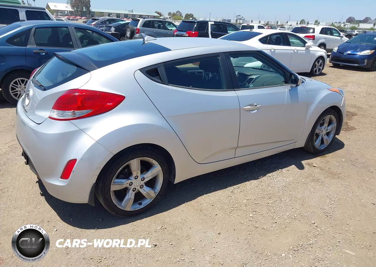 2012 Hyundai Veloster Base W-Black VIN:KMHTC6AD5CU065542 - 4