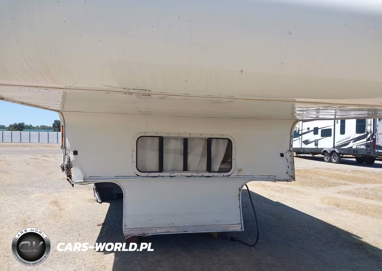 2002 Fleetwood Caribou M-11L VIN:1EJ6L110X22304064 - 10