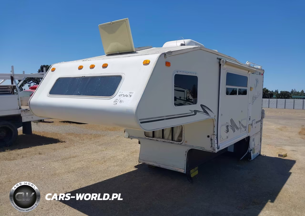 2002 Fleetwood Caribou M-11L VIN:1EJ6L110X22304064 - 2