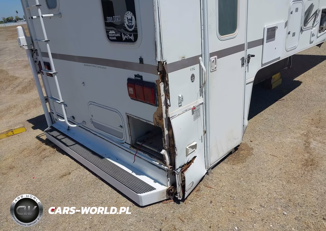 2002 Fleetwood Caribou M-11L VIN:1EJ6L110X22304064 - 6