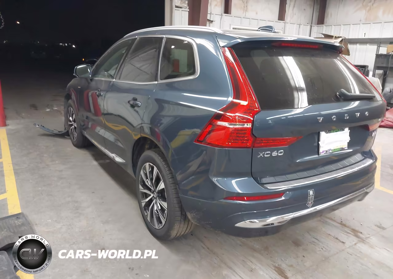2023 Volvo Xc60 B5 Plus Bright Theme VIN:YV4L12RNXP1306421 - 3