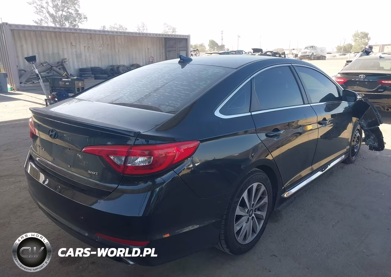 2015 Hyundai Sonata Sport VIN:5NPE34AF6FH076261 - 4