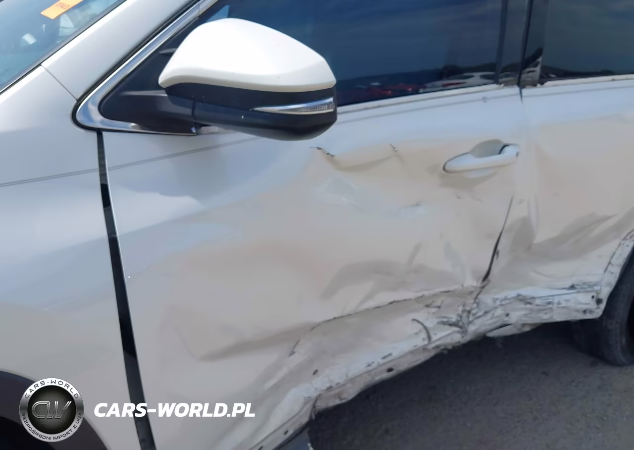 2017 Toyota Highlander Le VIN:5TDZARFH1HS024144 - 10
