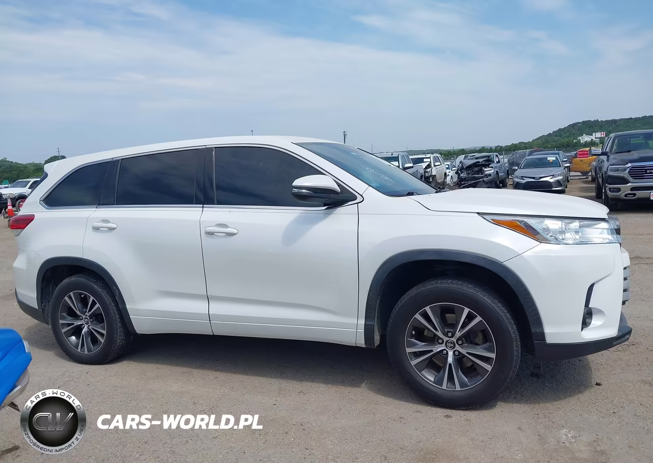 2017 Toyota Highlander Le VIN:5TDZARFH1HS024144 - 13