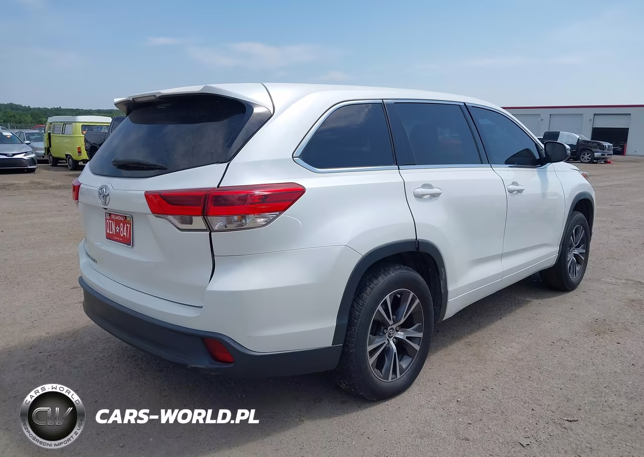 2017 Toyota Highlander Le VIN:5TDZARFH1HS024144 - 4