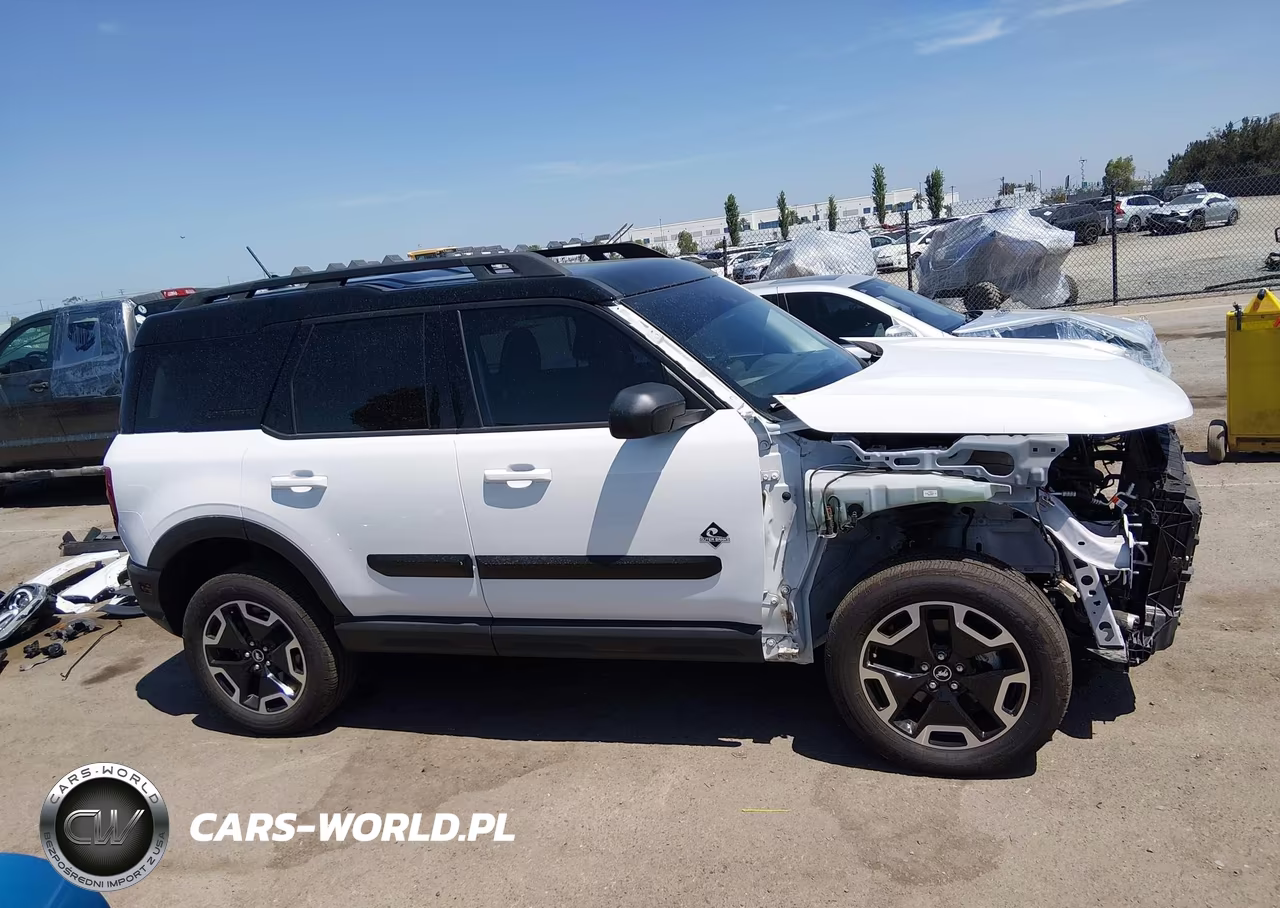 2022 Ford Bronco Sport Outer Banks VIN:3FMCR9C6XNRD72651 - 14