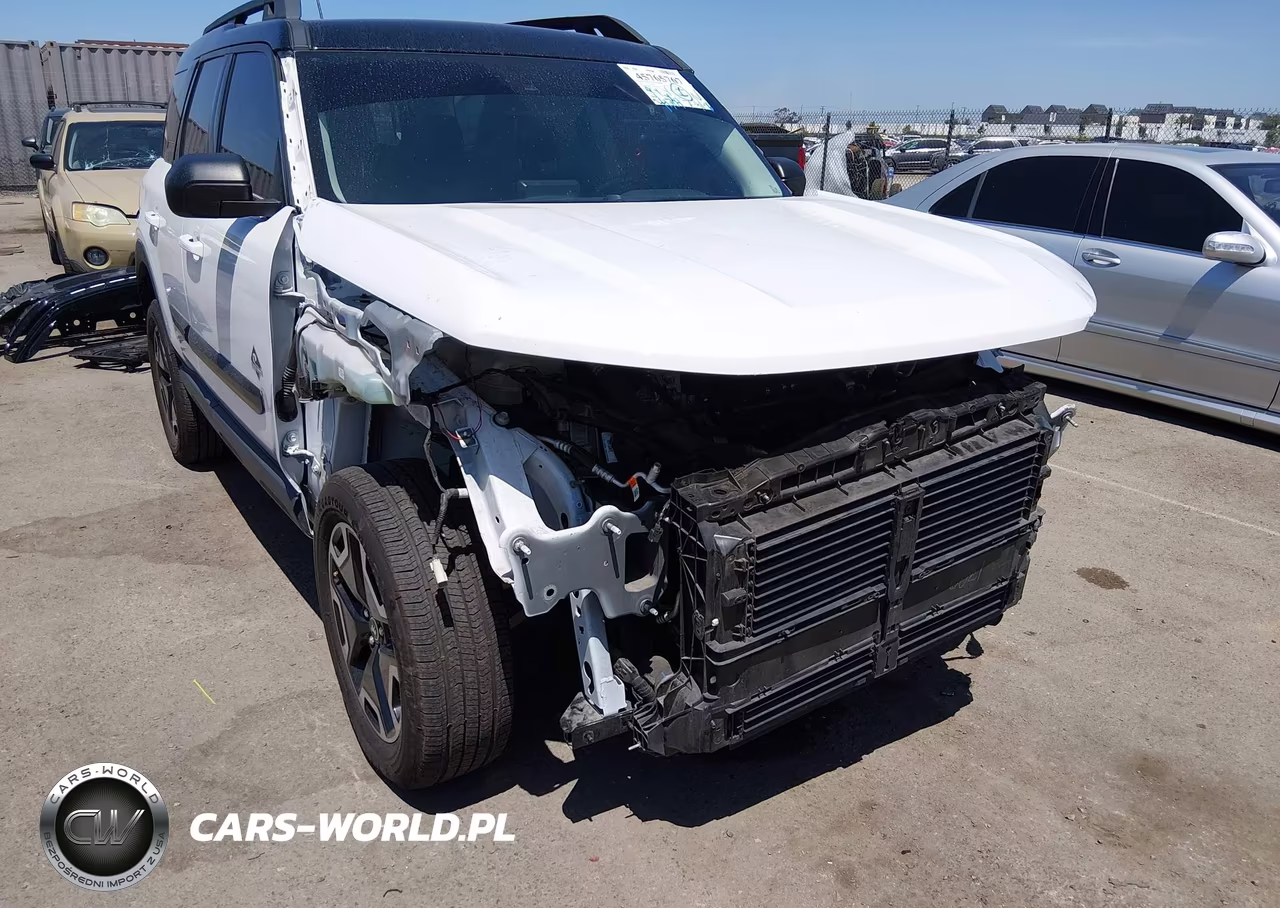 2022 Ford Bronco Sport Outer Banks VIN:3FMCR9C6XNRD72651 - 18