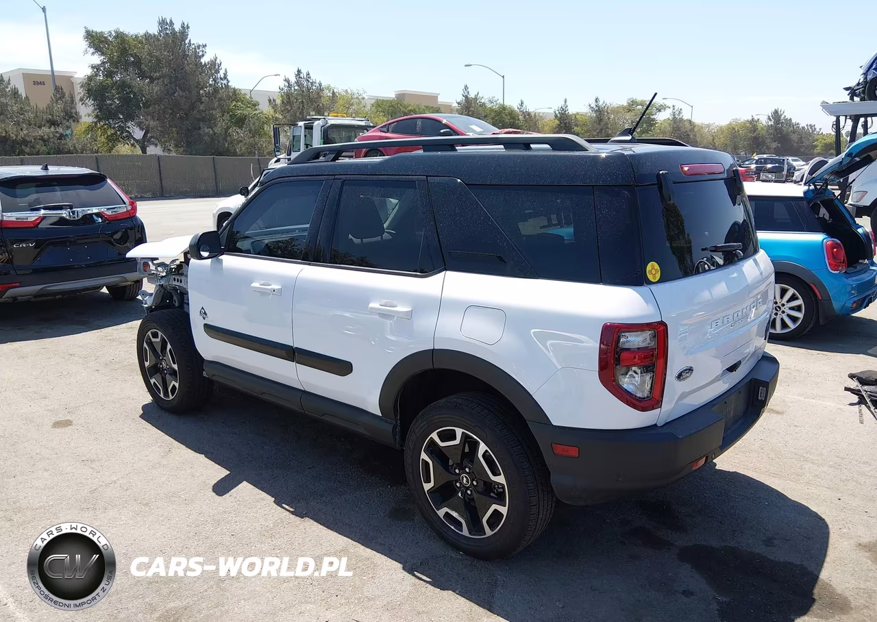 2022 Ford Bronco Sport Outer Banks VIN:3FMCR9C6XNRD72651 - 3