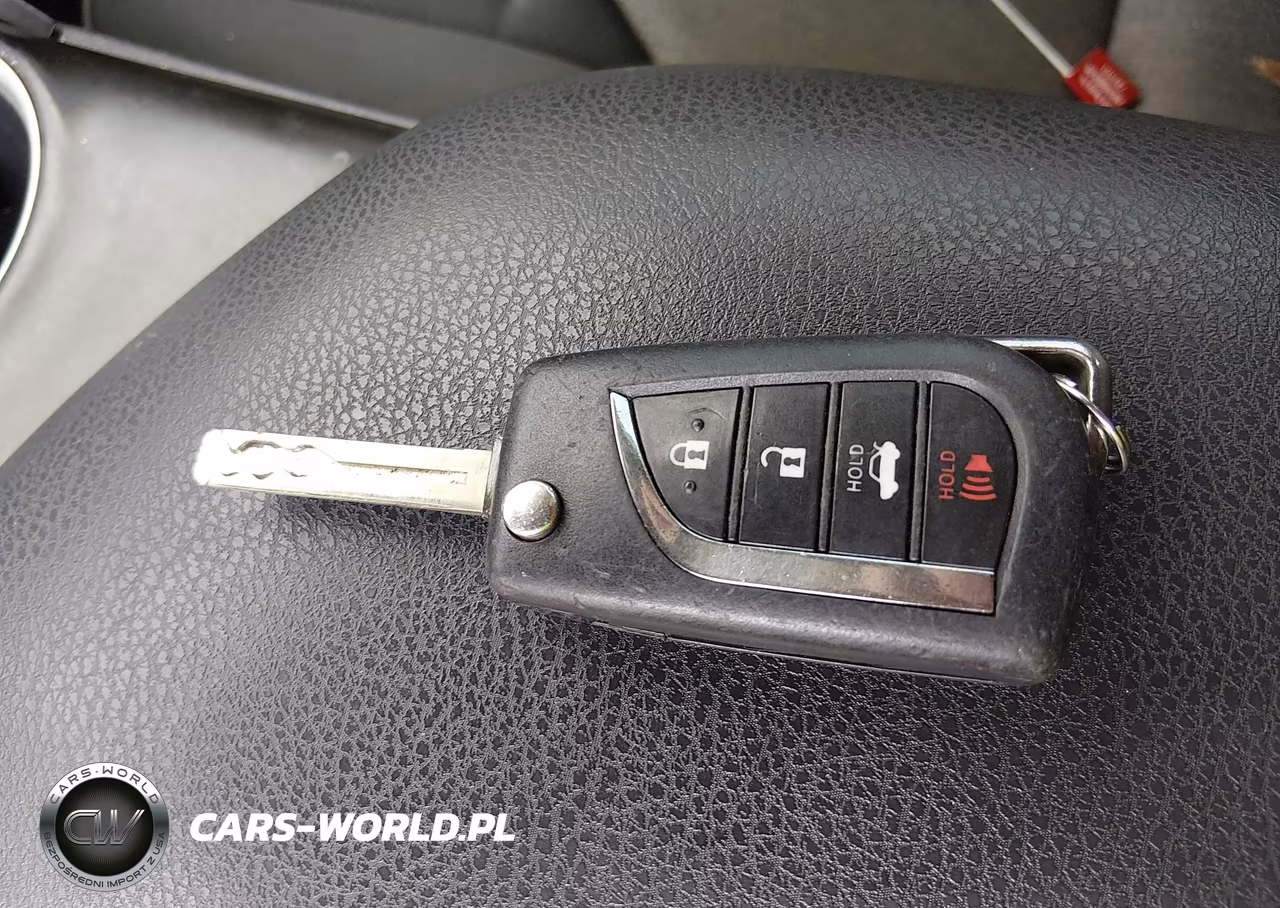 2021 Toyota Camry Le VIN:4T1C11AK3MU539562 - 11