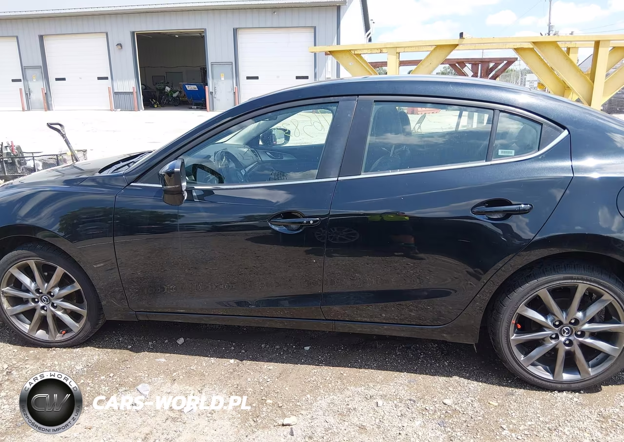 2018 Mazda Mazda3 Touring VIN:3MZBN1V31JM209035 - 14