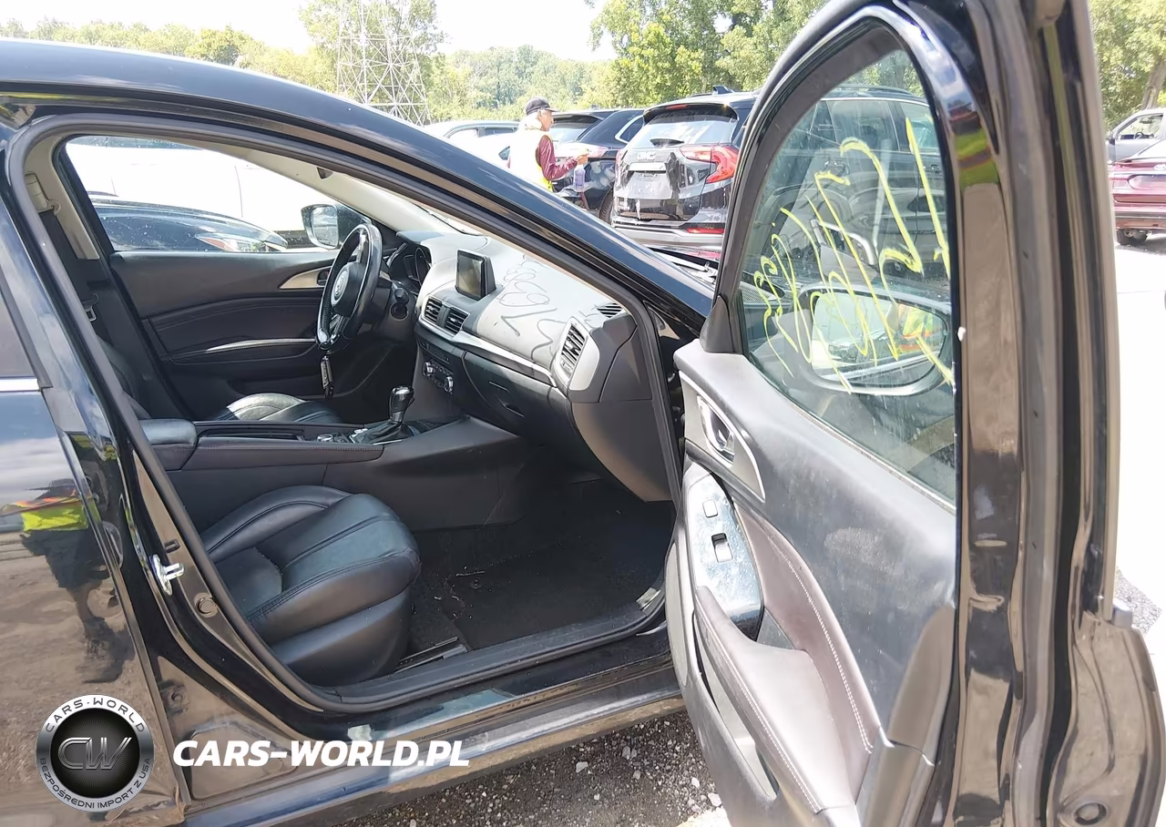 2018 Mazda Mazda3 Touring VIN:3MZBN1V31JM209035 - 5