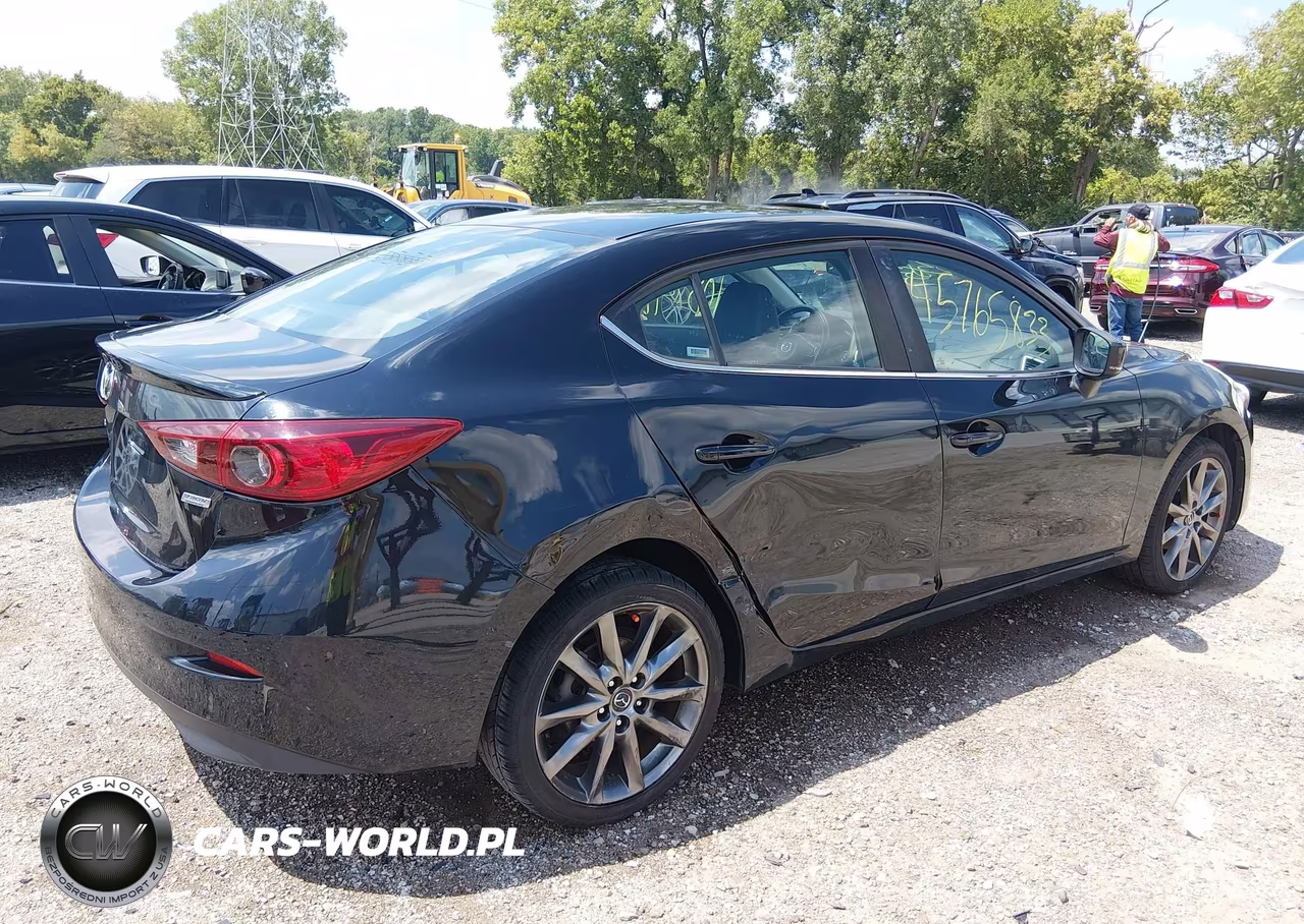 2018 Mazda Mazda3 Touring VIN:3MZBN1V31JM209035 - 6