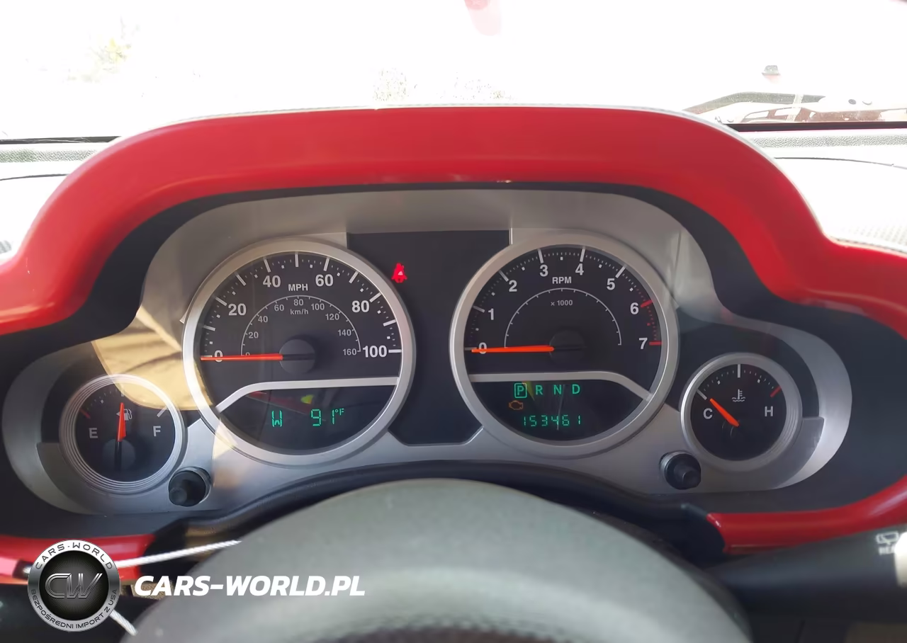 2010 Jeep Wrangler Unlimited Sahara VIN:1J4BA5H14AL215116 - 7