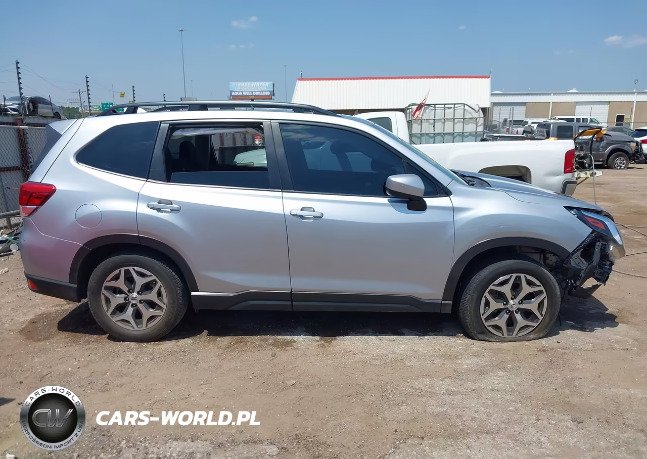 2022 Subaru Forester Premium VIN:JF2SKAEC4NH408653 - 13