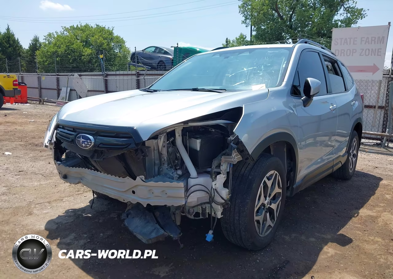 2022 Subaru Forester Premium VIN:JF2SKAEC4NH408653 - 2