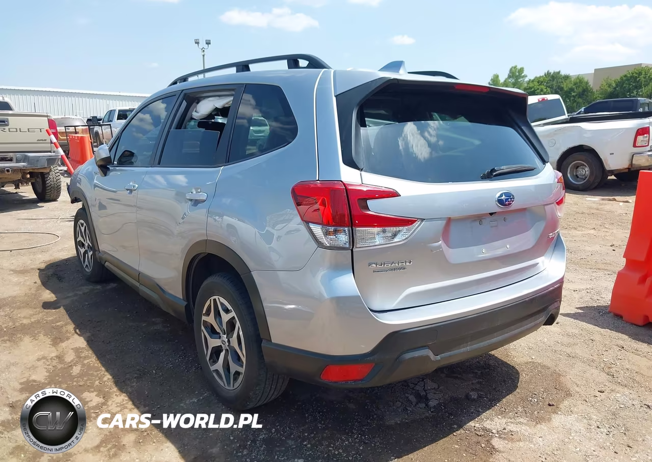 2022 Subaru Forester Premium VIN:JF2SKAEC4NH408653 - 3