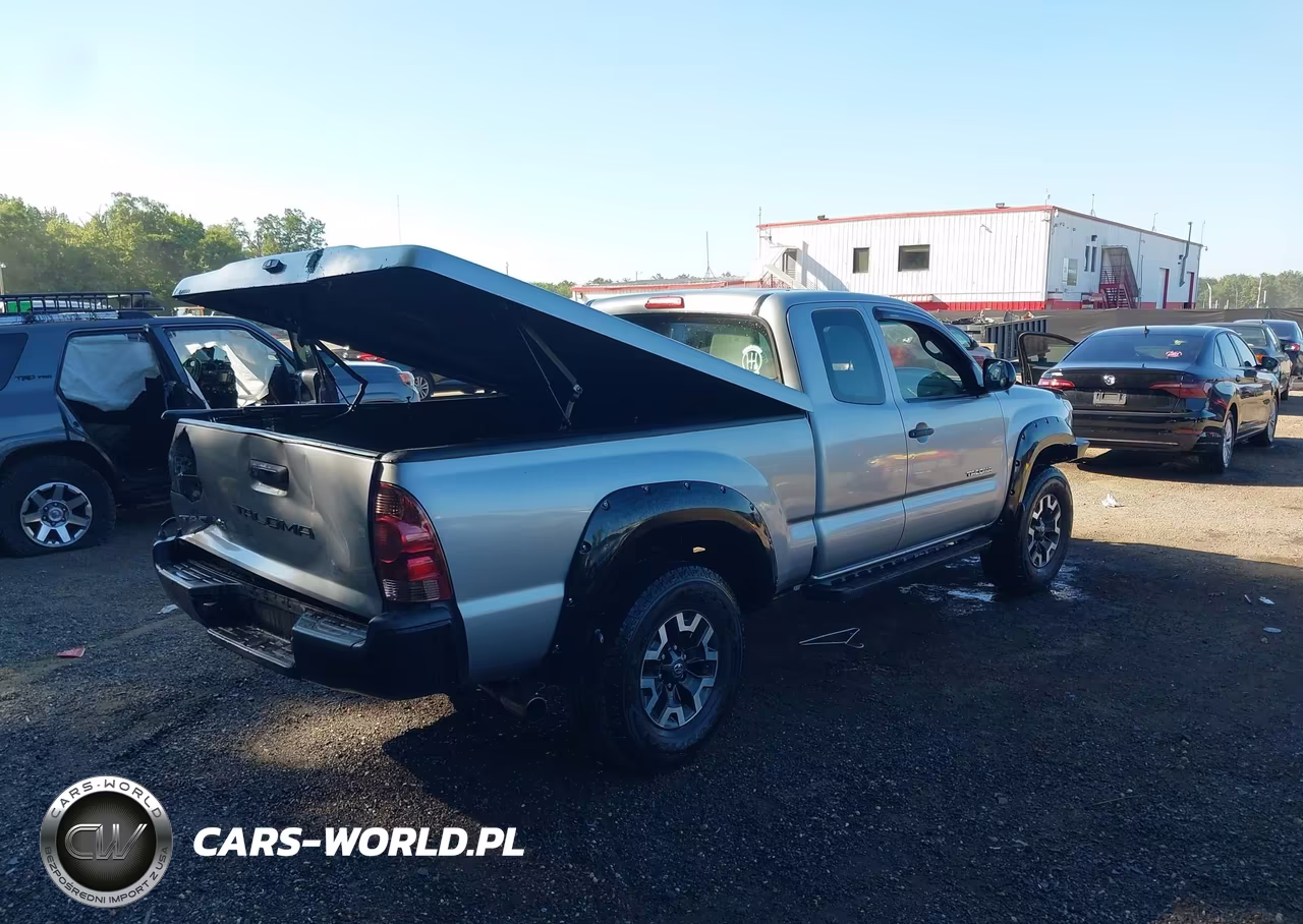 2014 Toyota Tacoma VIN:5TFUX4EN6EX026853 - 4