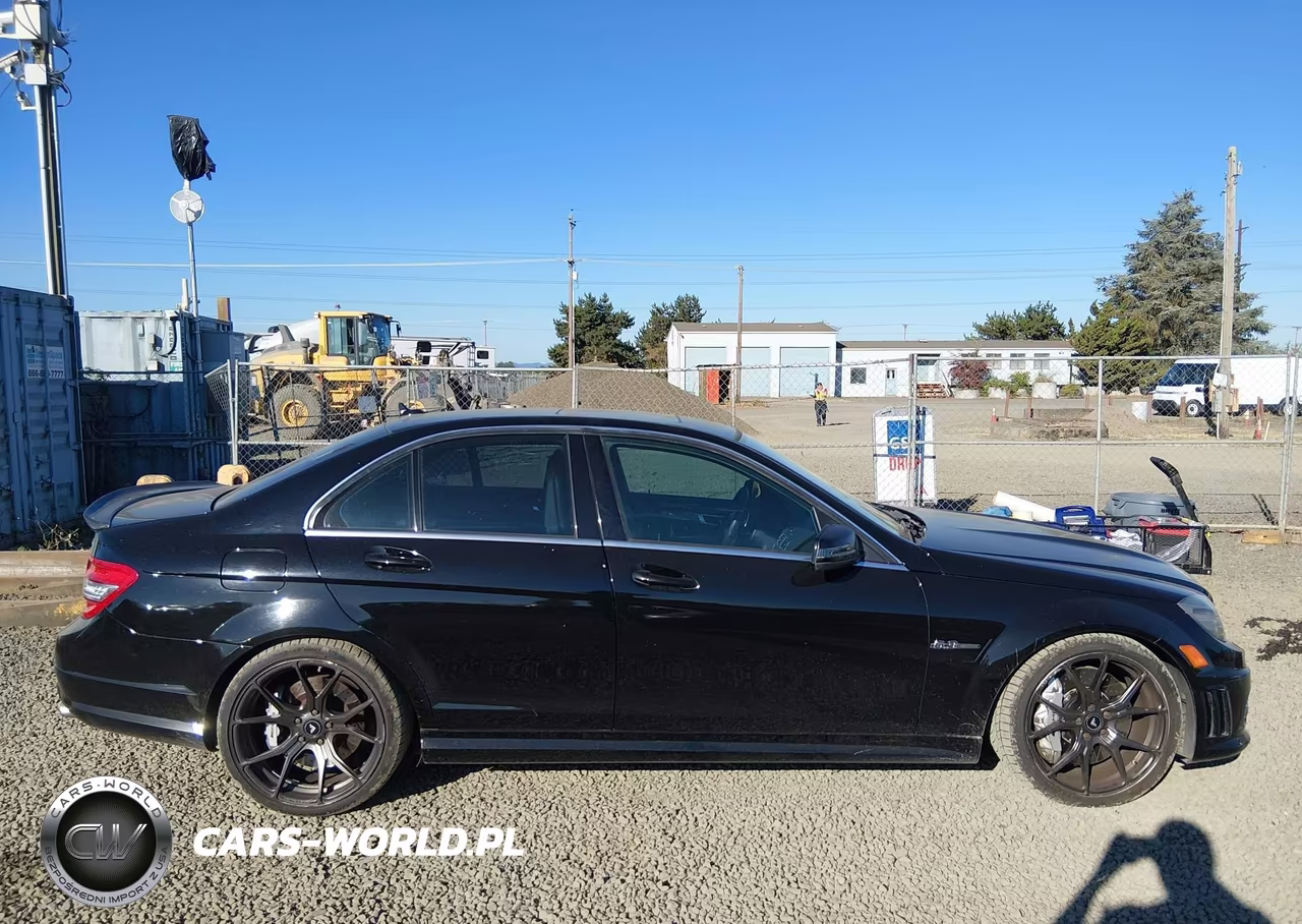 2010 Mercedes-Benz C 63 Amg VIN:WDDGF7HB1AF366324 - 13