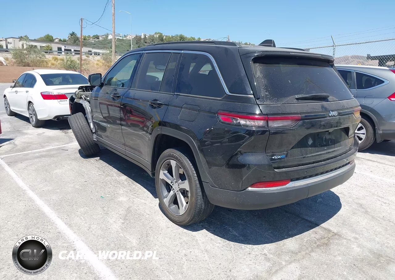 2024 Jeep Grand Cherokee 4Xe VIN:1C4RJYB69RC114546 - 3