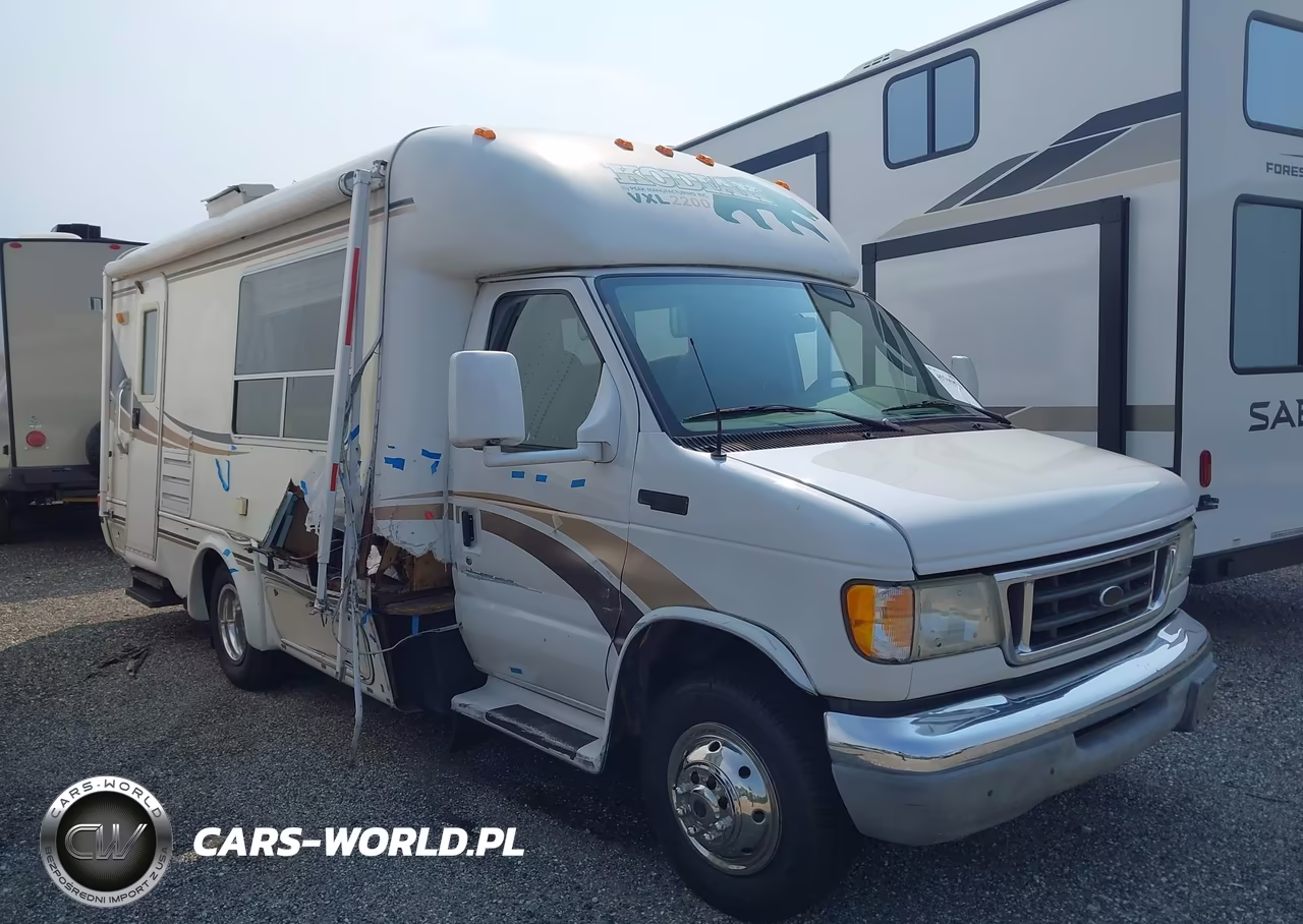 2003 Ford E-350 Cutaway Standard