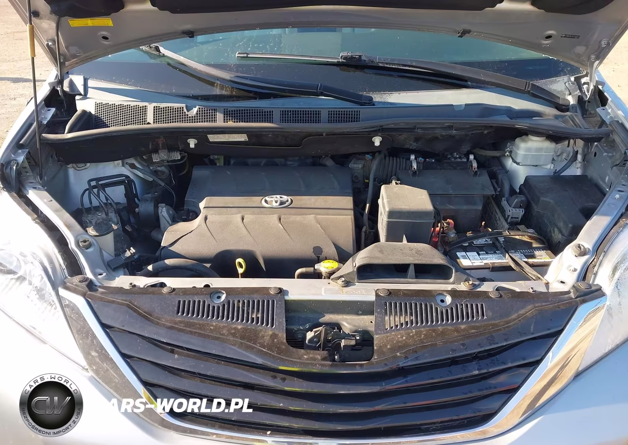 2012 Toyota Sienna Le V6 8 Passenger VIN:5TDKK3DC3CS209257 - 10
