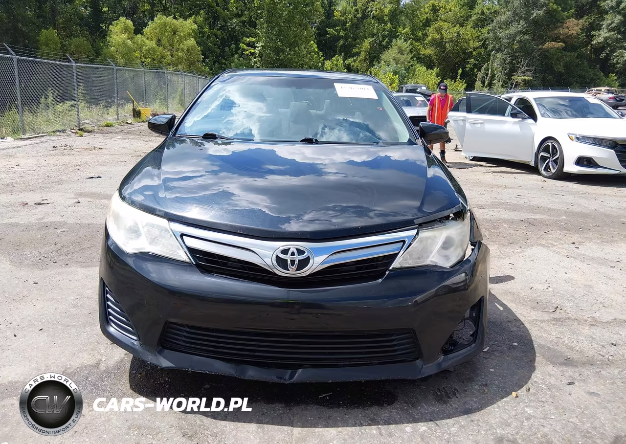 2014 Toyota Camry Le VIN:4T4BF1FK1ER426139 - 12