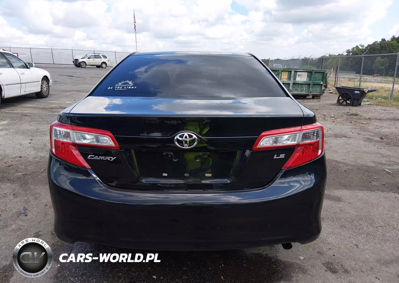 2014 Toyota Camry Le VIN:4T4BF1FK1ER426139 - 16