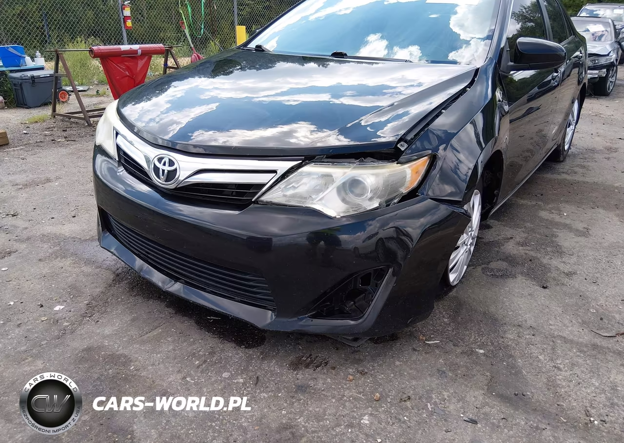 2014 Toyota Camry Le VIN:4T4BF1FK1ER426139 - 17
