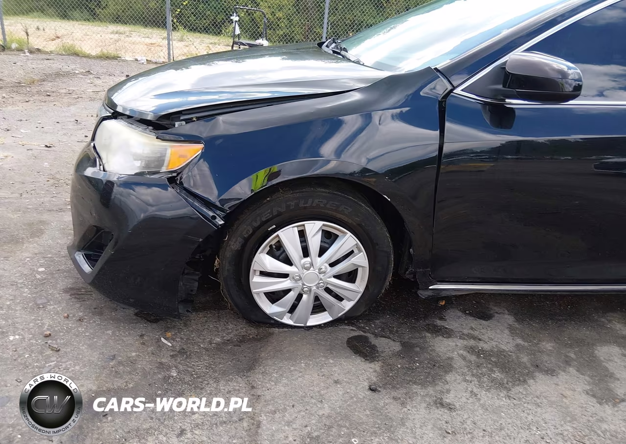 2014 Toyota Camry Le VIN:4T4BF1FK1ER426139 - 18
