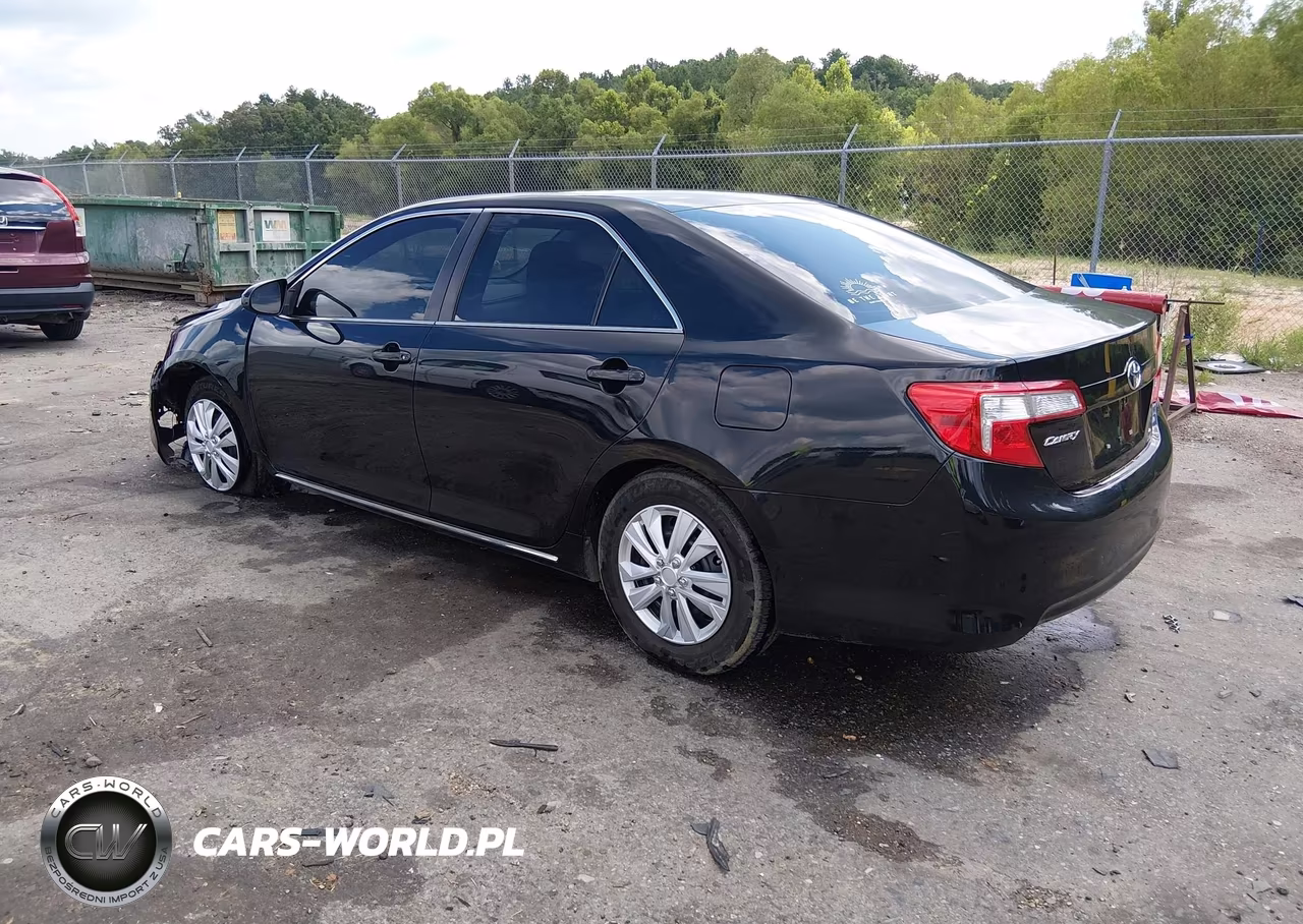 2014 Toyota Camry Le VIN:4T4BF1FK1ER426139 - 3