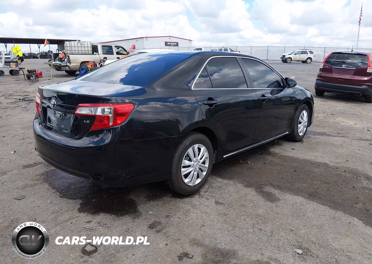 2014 Toyota Camry Le VIN:4T4BF1FK1ER426139 - 4