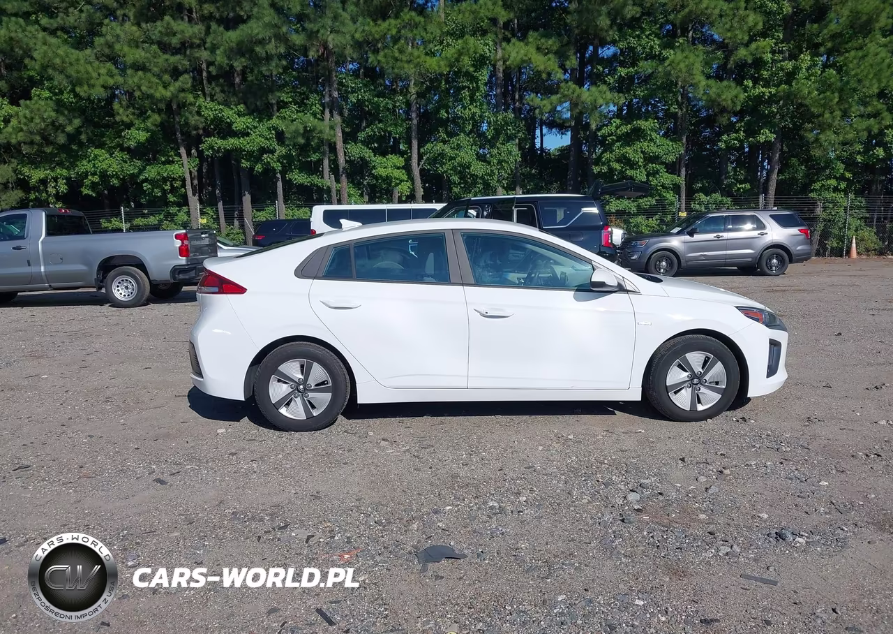 2020 Hyundai Ioniq Hybrid Blue VIN:KMHC65LC9LU220003 - 13