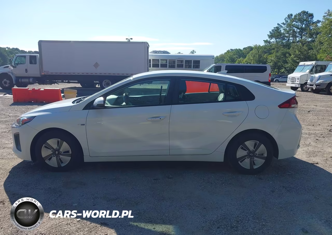 2020 Hyundai Ioniq Hybrid Blue VIN:KMHC65LC9LU220003 - 14